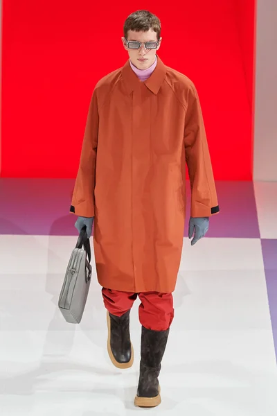 Look 24